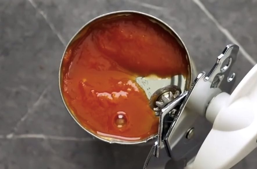 how to use a can opener